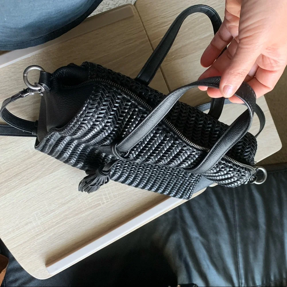 Universal Thread Purse 👜 - Picture 2 of 5